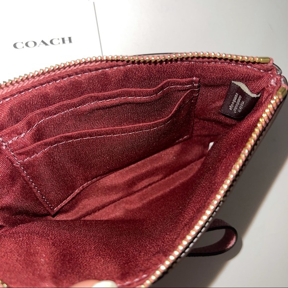 Coach Light Pink / True Pink Corner Zip Wristlet New With Tag - Picture 9 of 13